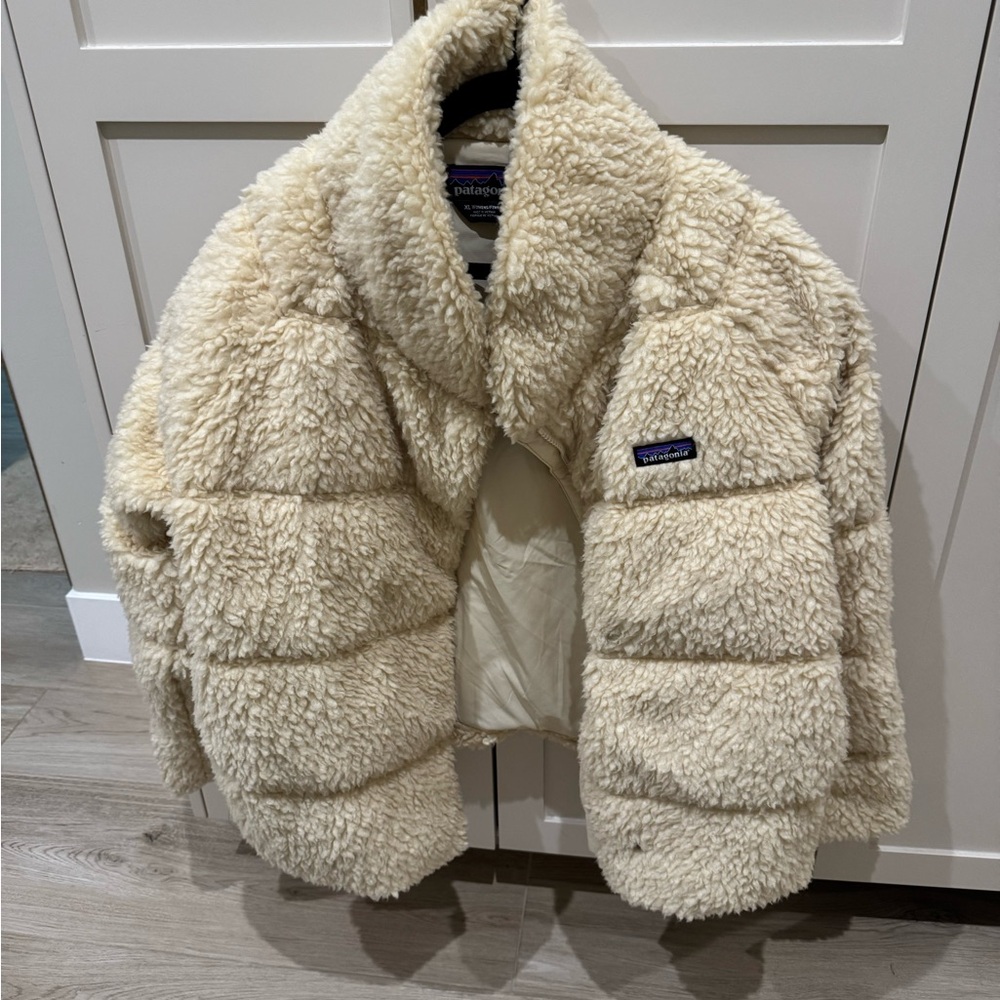 NWOT Women’s Patagonia Jacket, fleece, cream, zip